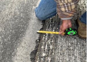 501-Unacceptable side gouging measurement.jpg